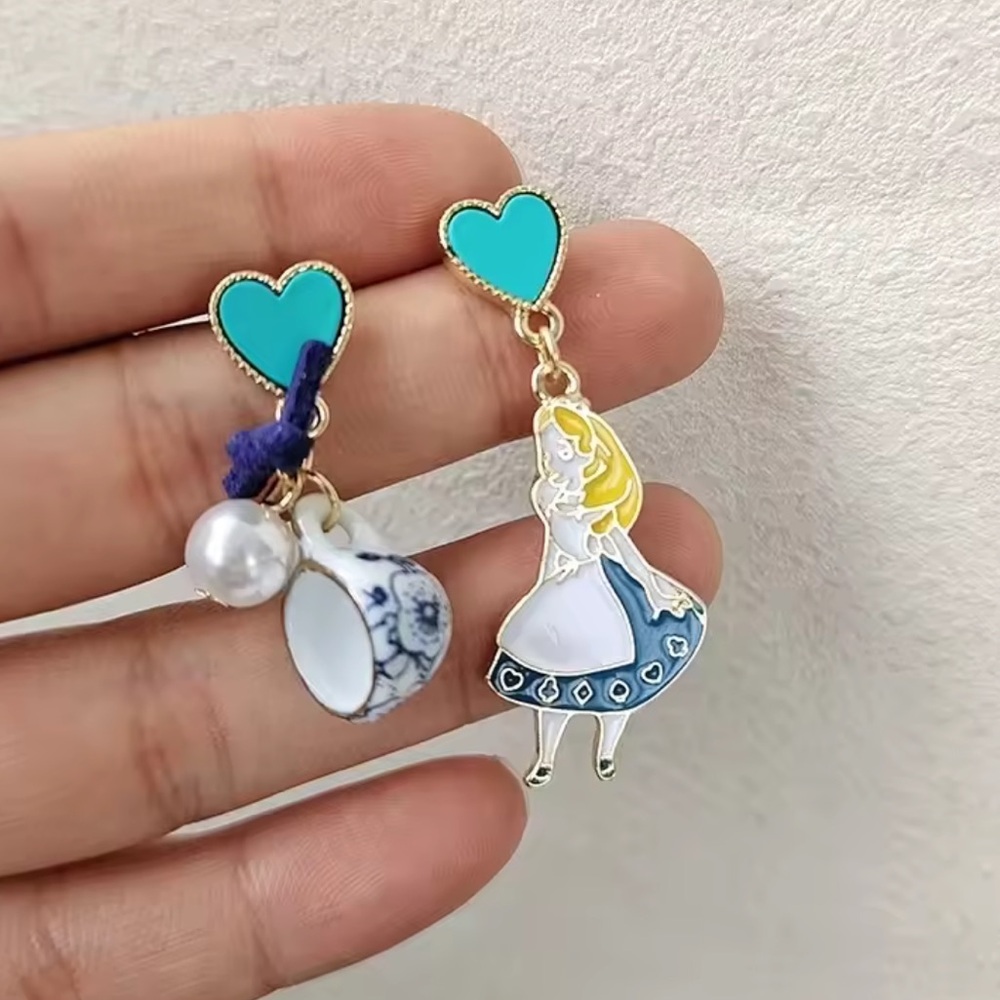 Disney Alice in Wonderland Heart and Teacup Earrings - Picture 1 of 1